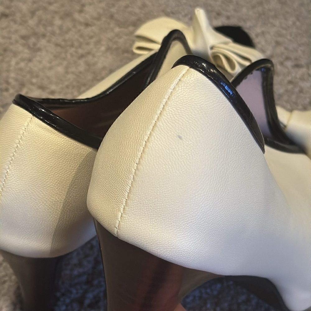 Women’s Beige & Black High Heels Pumps Bow Design SlipOn Size 8.5/9 (41CN) *READ - Picture 12 of 12